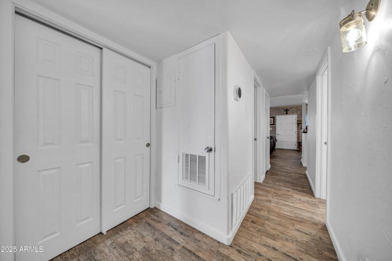 220 N Old Litchfield Rd 112-25