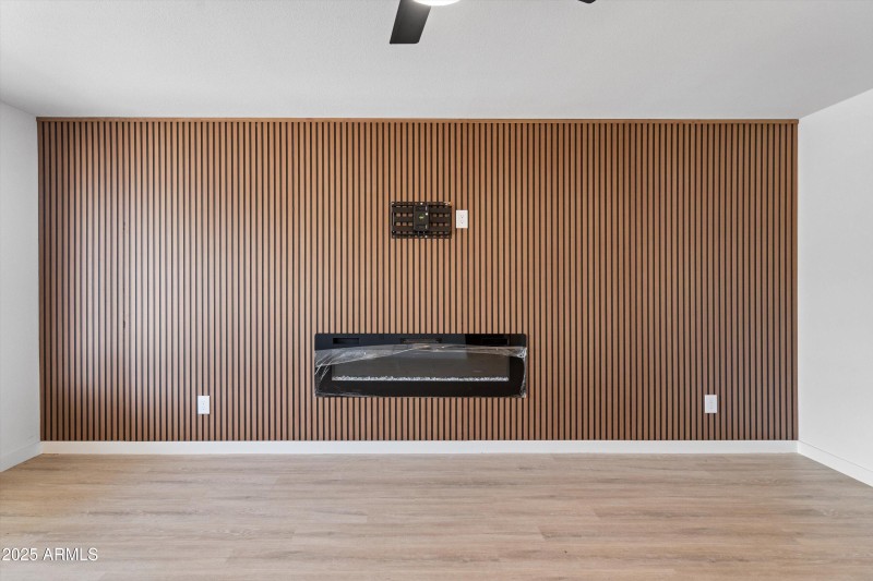 06-Living Room
