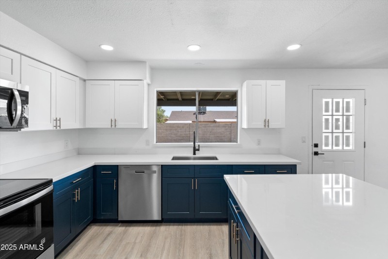13-Kitchen