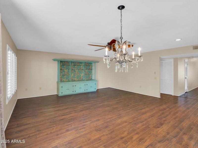 11-10825 W Caron Dr-7