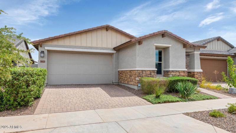 5823 S Del Rancho