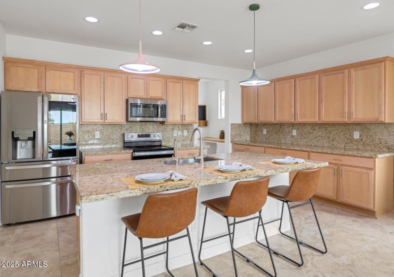 5823 S Del Rancho