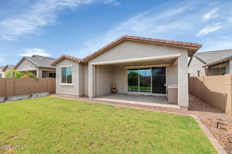5823 S Del Rancho