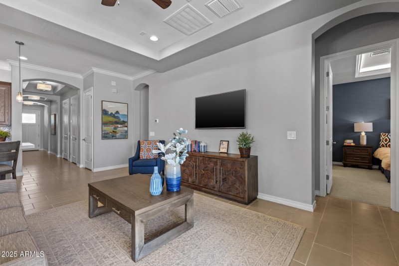 6)GREAT ROOM