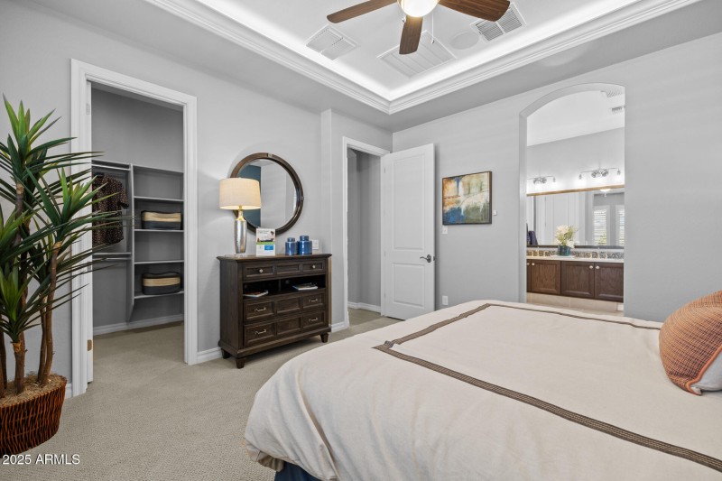 23)MASTER BED DOWN