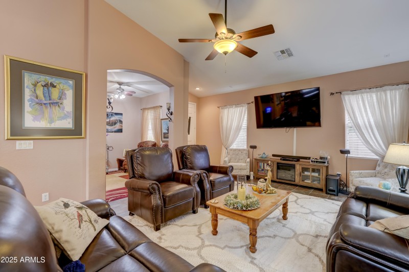 05_Living Room 3