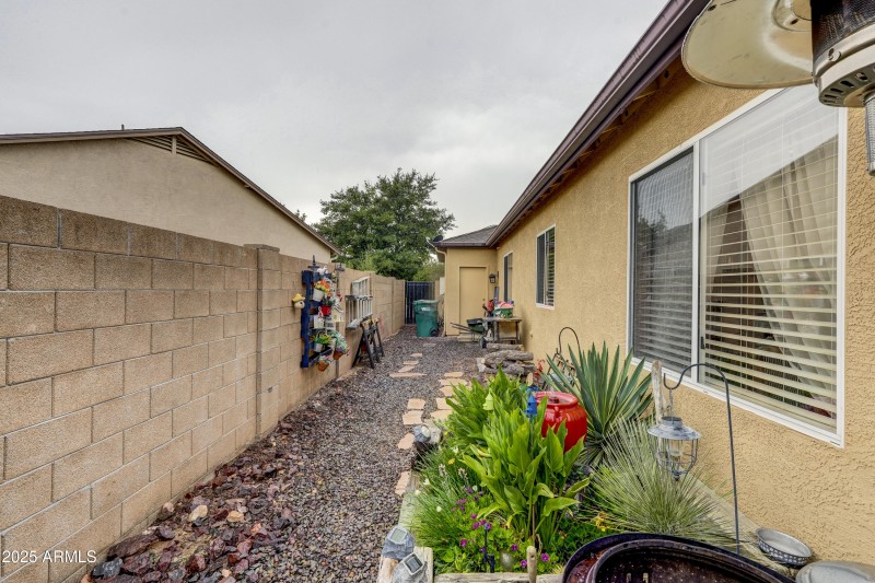 31_Side Yard 1