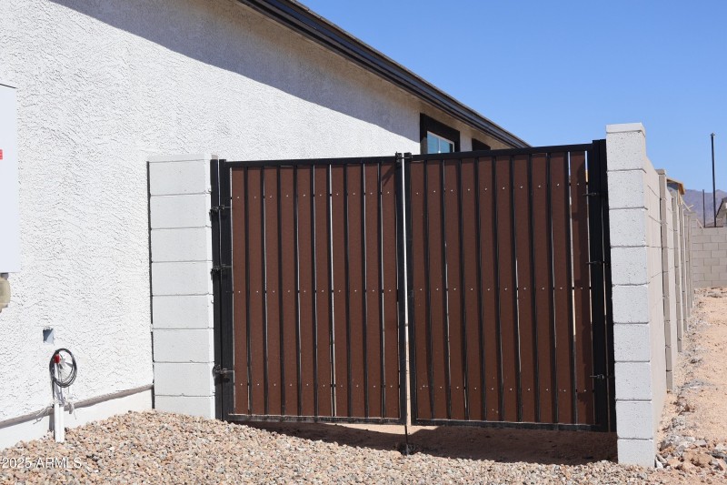 Double Gate lot 219
