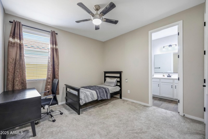 En suite bedroom