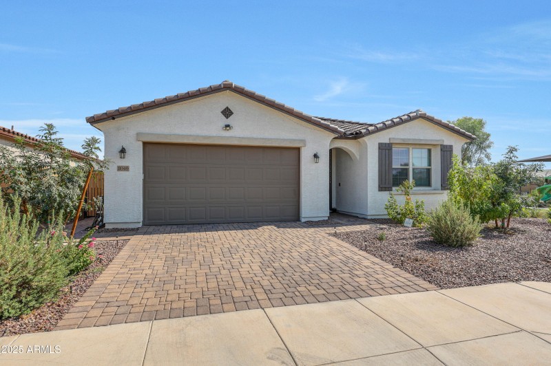 Great curb appeal!