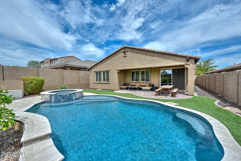 Pool-Patio