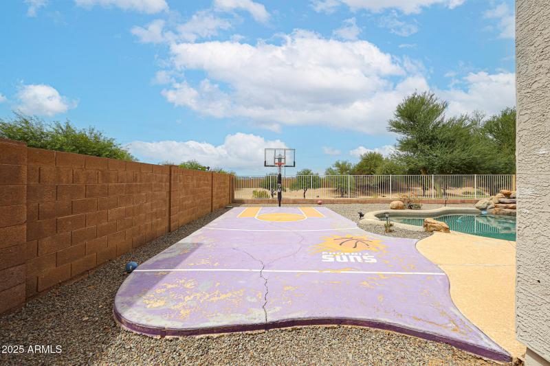 Mini-Basketball Cour