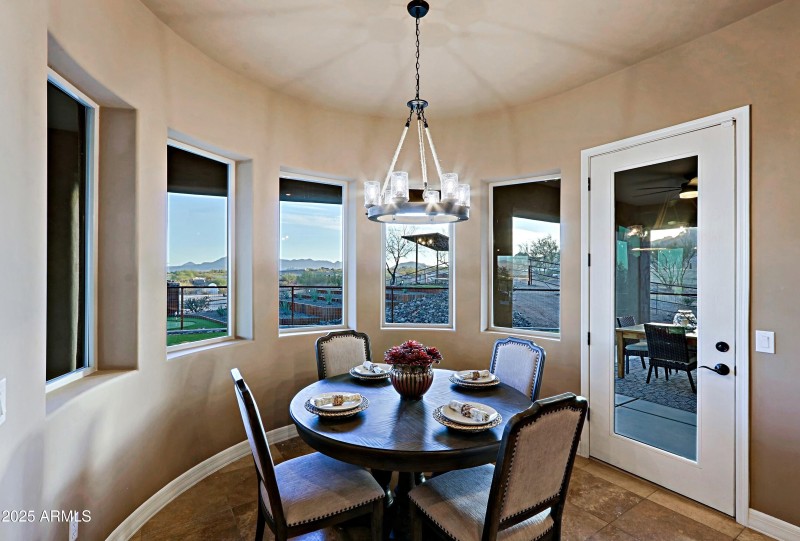Breakfast Nook 1