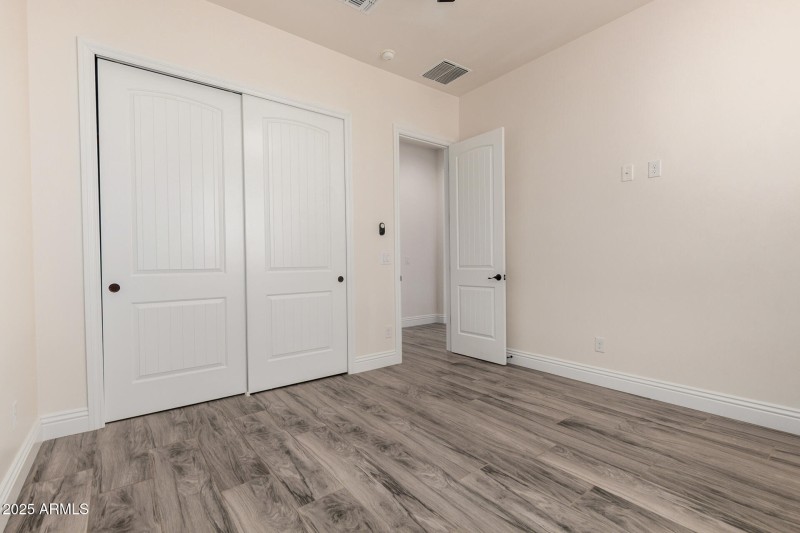 bedroom4