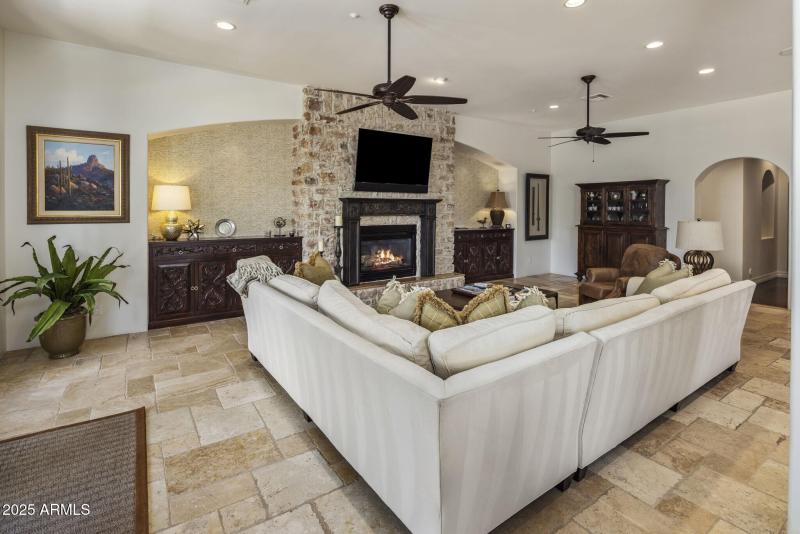 018_Living Room