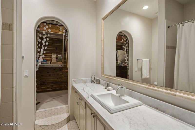 030_Guest Room Bath