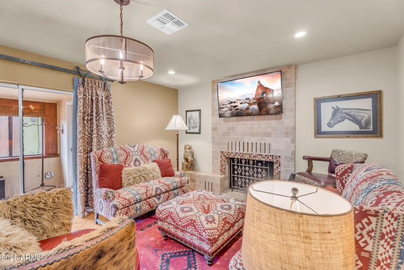 10-web-or-mls-7th Ave-10