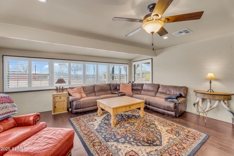 13-web-or-mls-7th Ave-13