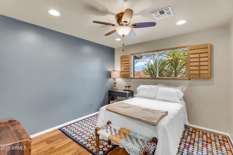 45-web-or-mls-7th Ave-35