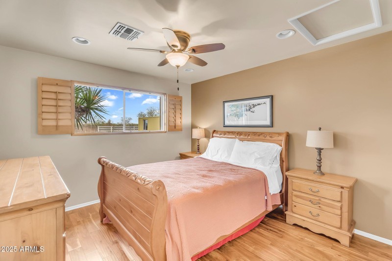 47-web-or-mls-7th Ave-40