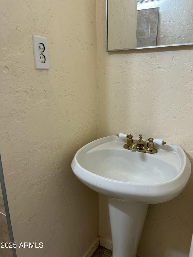 Master Bathroom Vanity IMG_2009