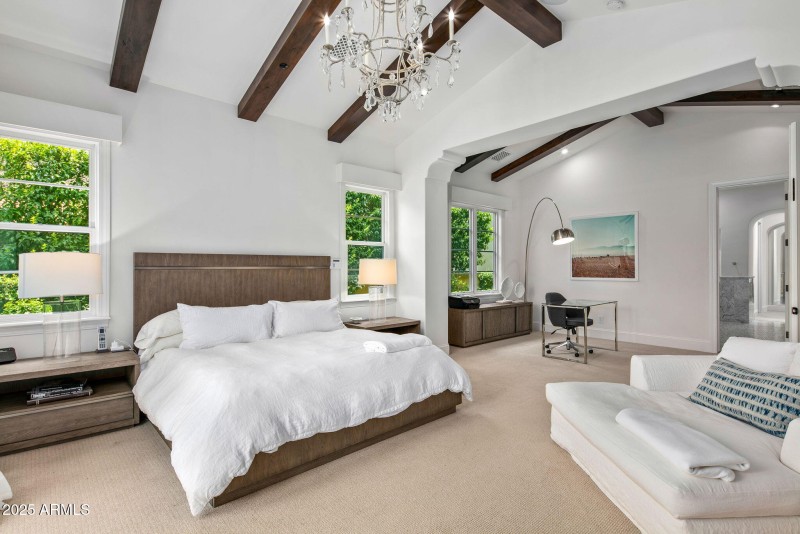 21-web-or-mls-Primary Suite Views