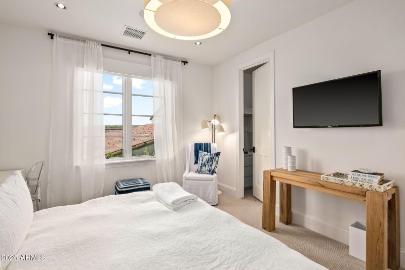 35-web-or-mls-Guest Room