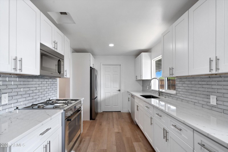 14-Kitchen