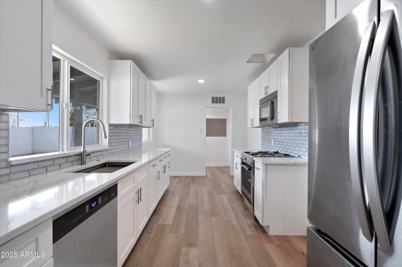 16-Kitchen