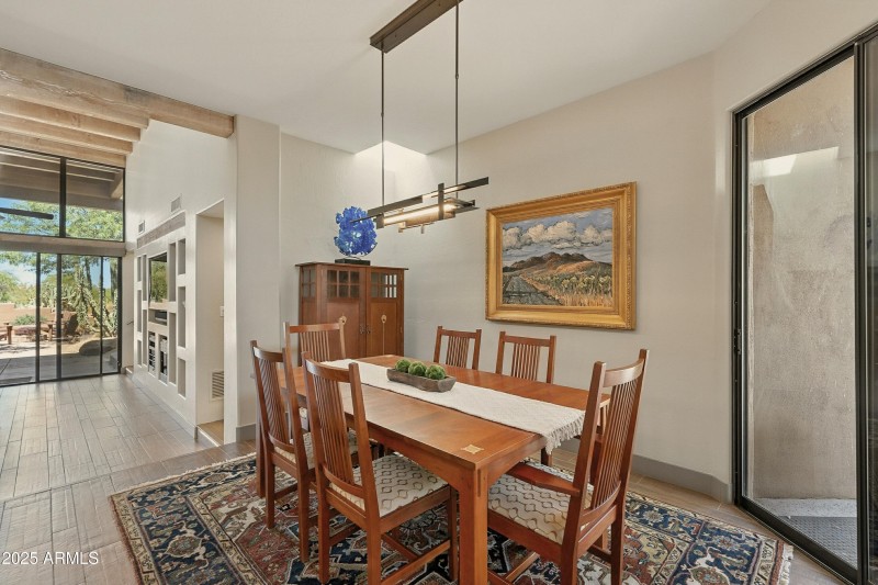 FORMAL DINING