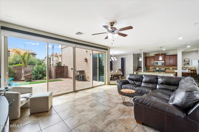 06-Living Room