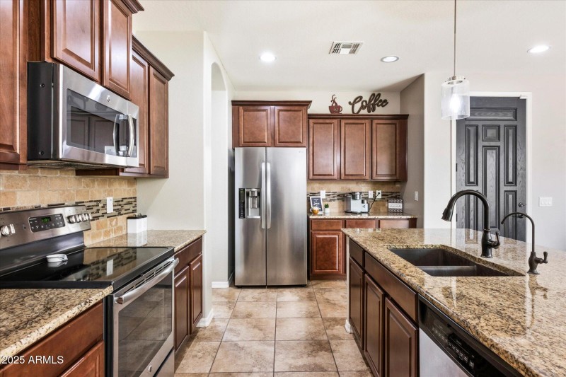 10-Kitchen