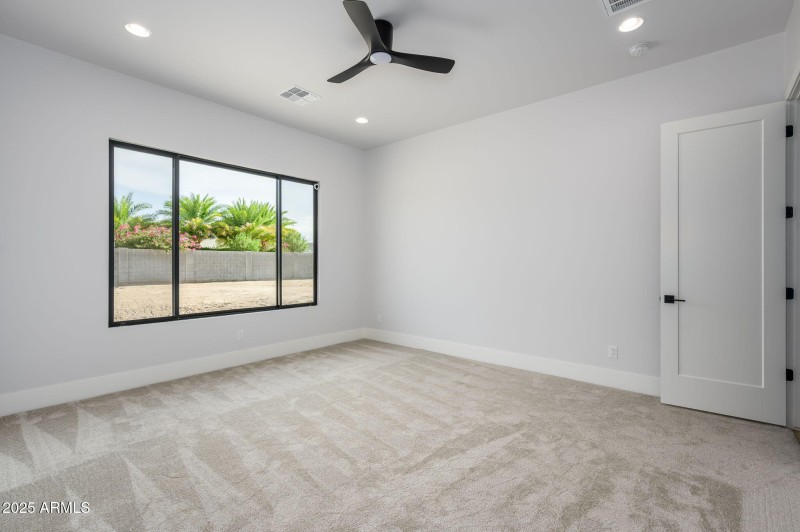 21-web-or-mls-RunawayBay-15