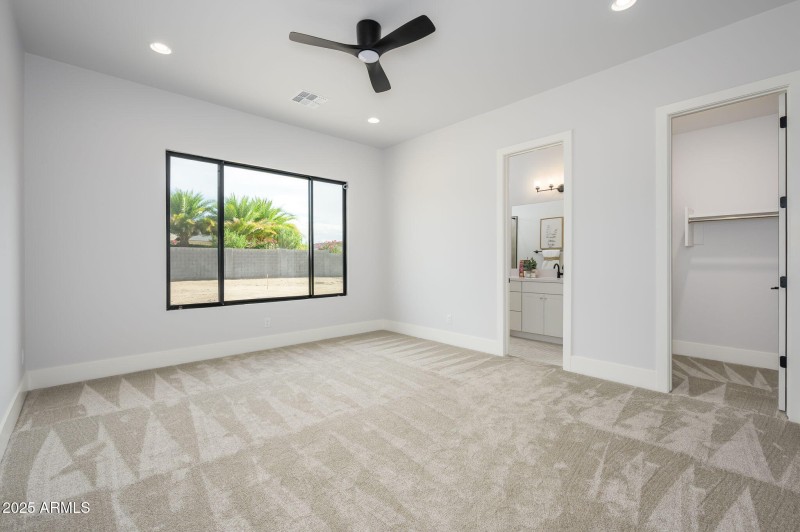 23-web-or-mls-RunawayBay-17