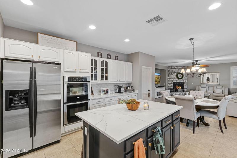 13-web-or-mls-9 - Kitchen Breakfast Livi