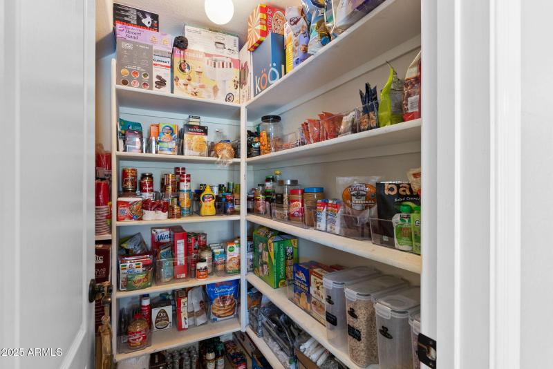 17-web-or-mls-13 - Walk In Pantry
