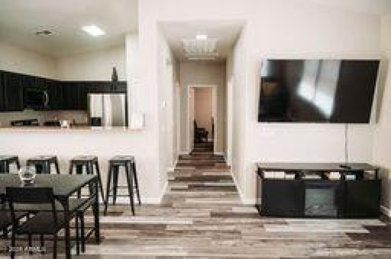 Hallway to 2 Bedrooms and full bath