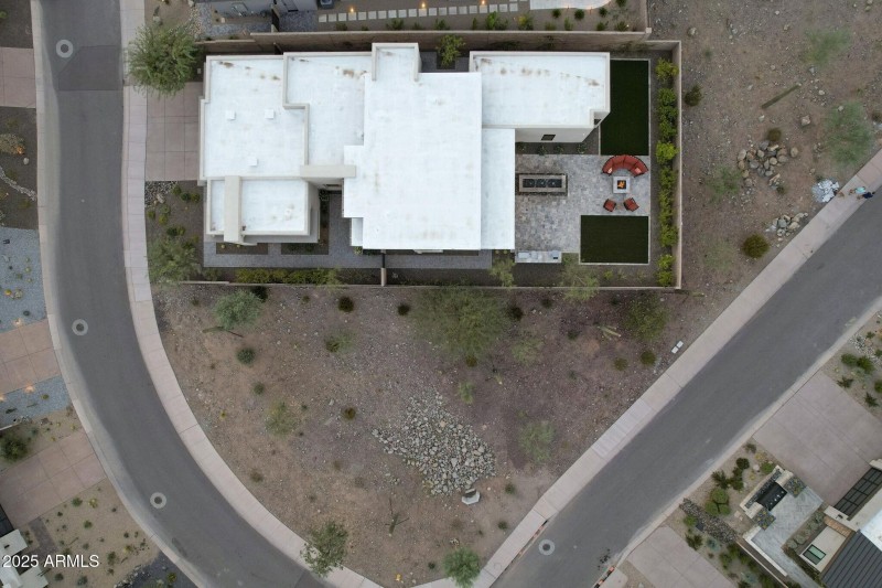 067_Bird's Eye View