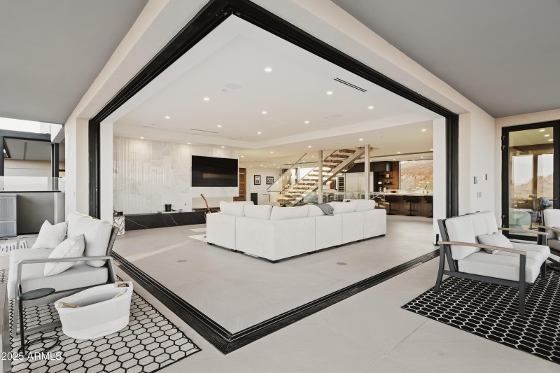 Interior (13 of 21)