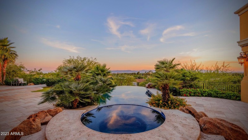 PHOENIX CITY SKYLINE & POOL