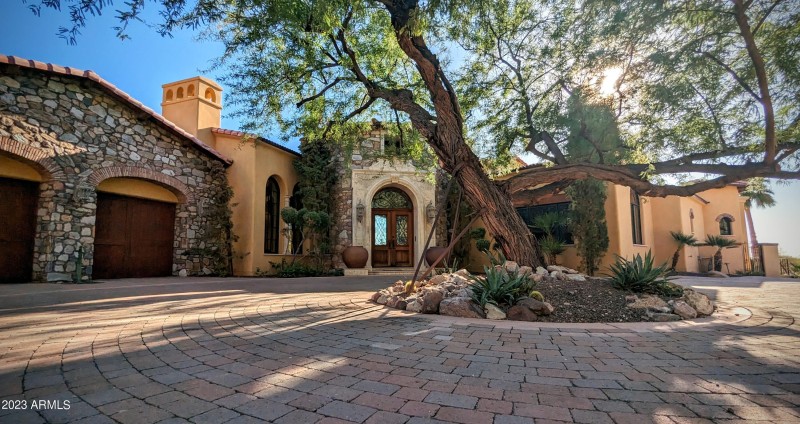 Camelback Mtn • 1-Level Home