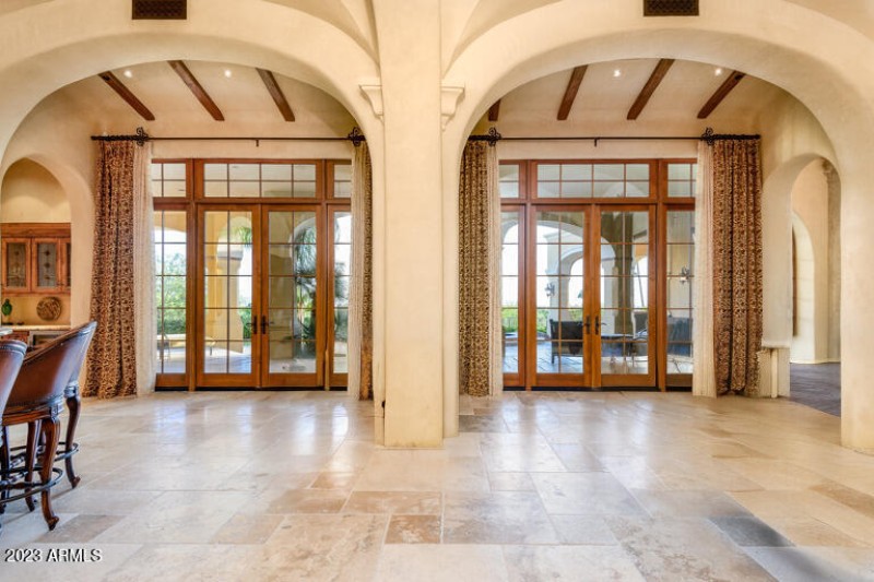Camelback Mtn • 1-Level Home