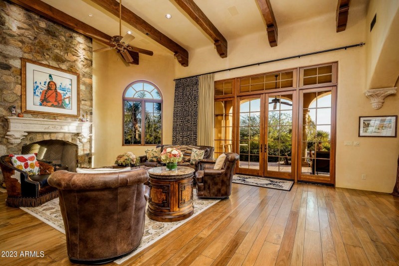 Camelback Mtn • 1-Level Home