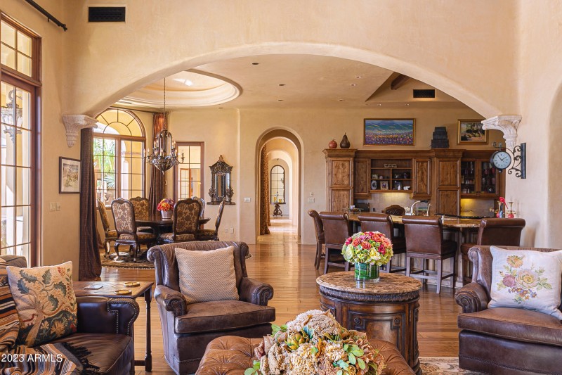 Camelback Mtn • 1-Level Home