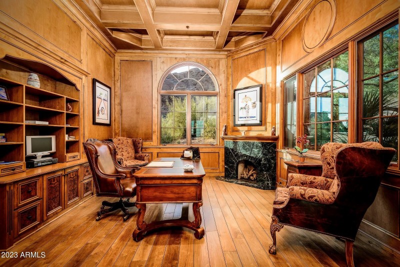 Camelback Mtn • 1-Level Home
