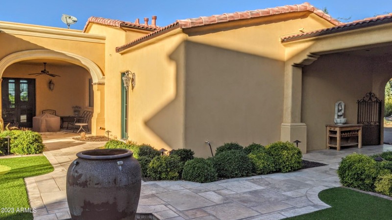 Camelback Mtn • 1-Level Home
