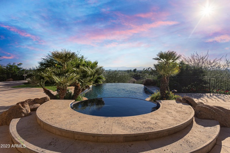 Camelback Mtn • 1-Level Home