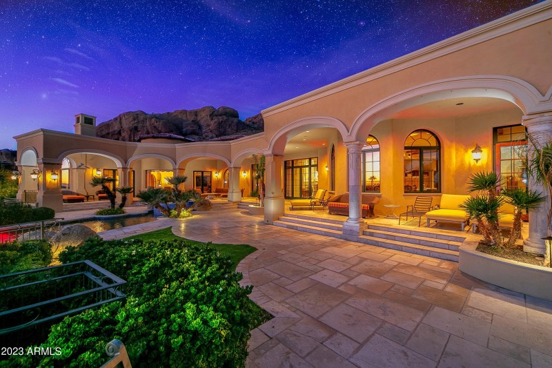 Camelback Mtn • 1-Level Home