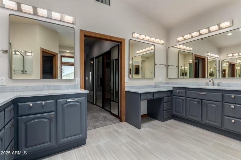 Master Bathroom - 2nd Level