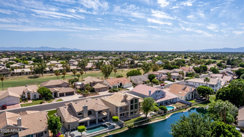 Del Lago Circle | Arrowhead Lakes
